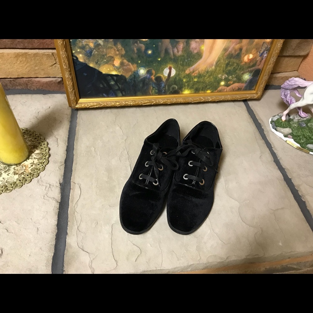 Black velvet shoes